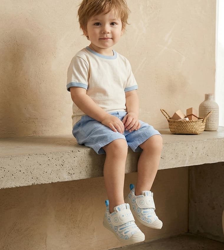 Product view https://mage-cdn.babiesandmore.com/catalog/product/b/m/bma-rf142_2.jpg1
