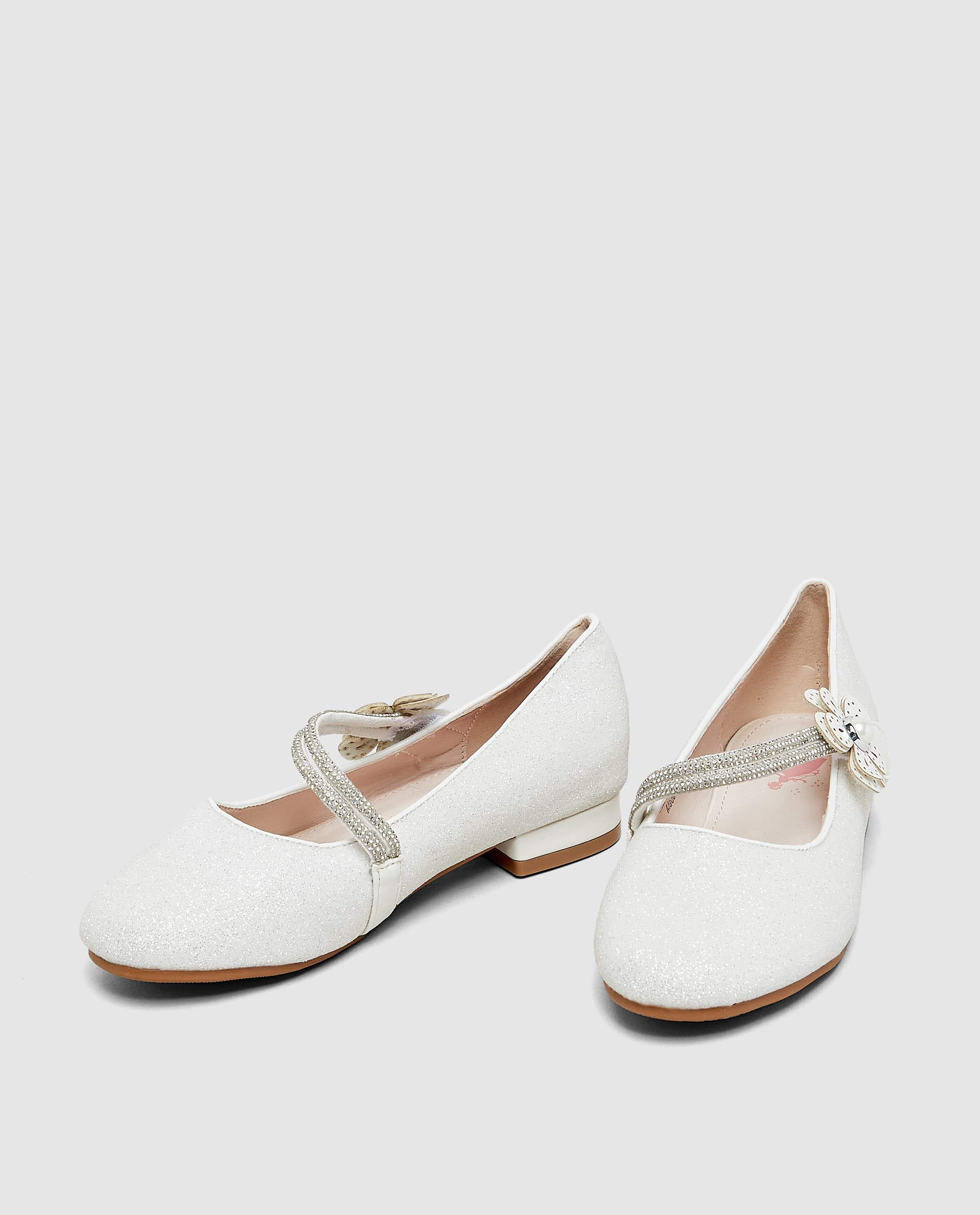 Product view https://mage-cdn.babiesandmore.com/catalog/product/b/m/bmf-485-186w_2.jpg1