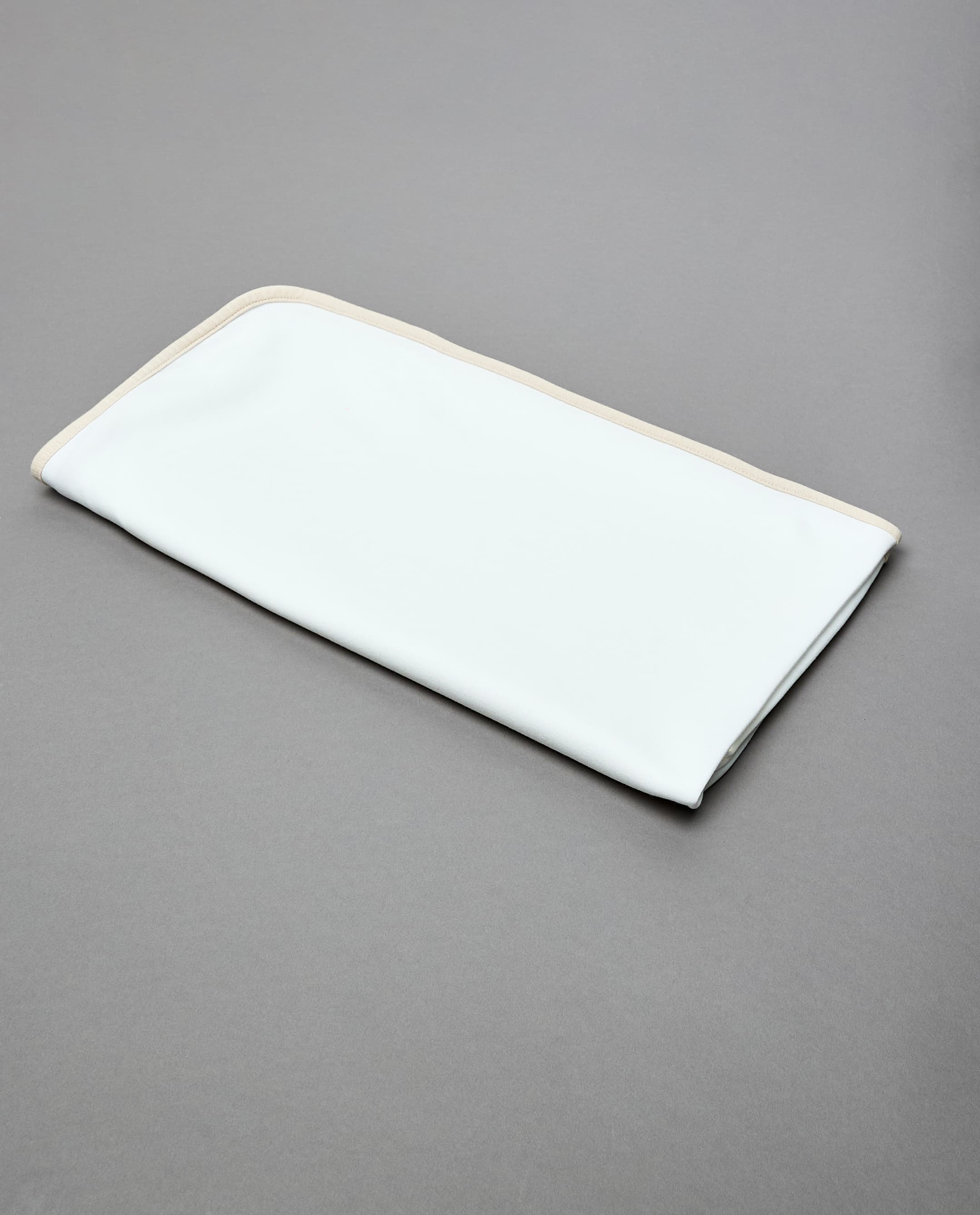 Product view https://mage-cdn.babiesandmore.com/catalog/product/e/k/eknbpp033s26_2.jpg1