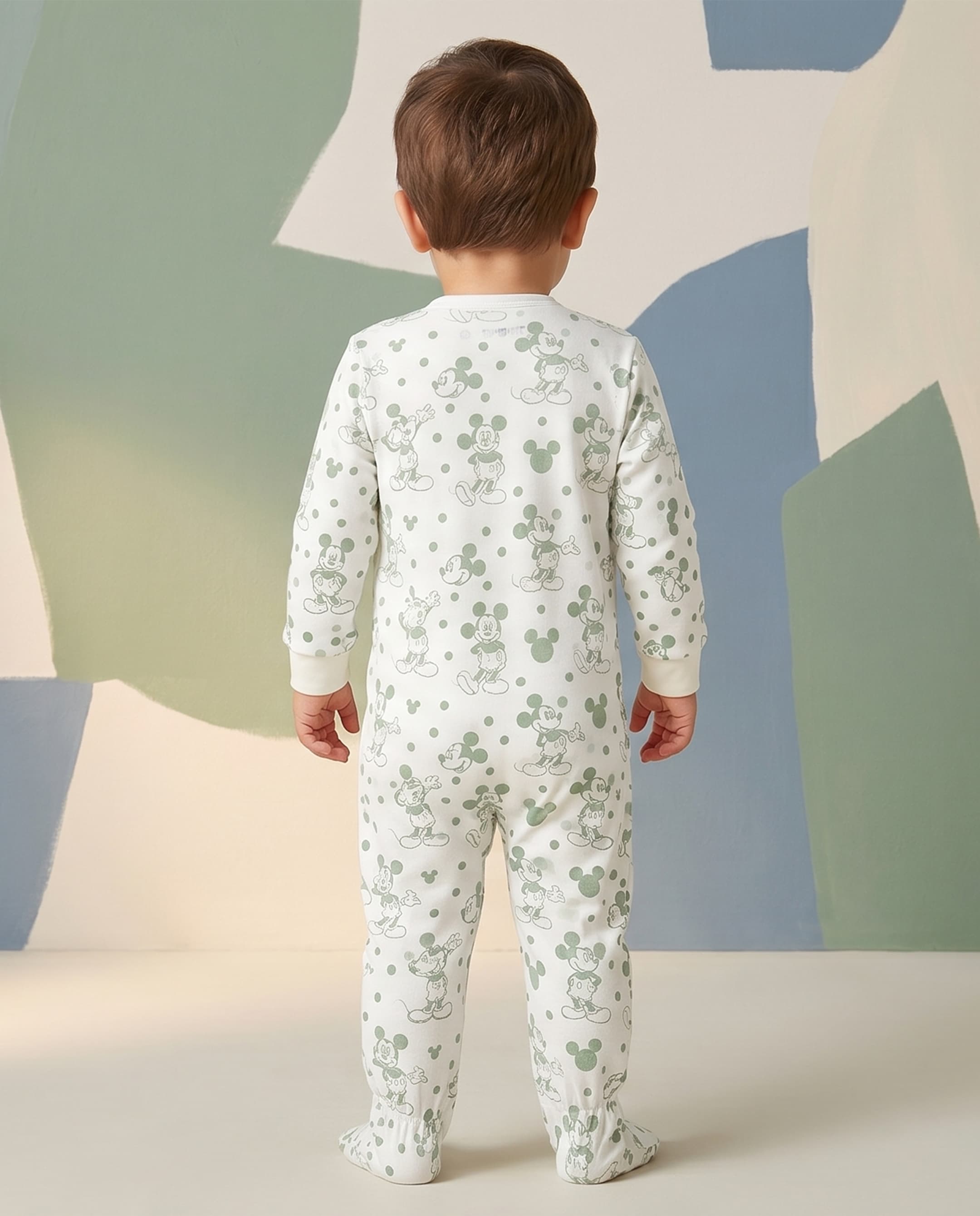 Product view https://mage-cdn.babiesandmore.com/catalog/product/f/m/fmnbss219s26_3.jpg1