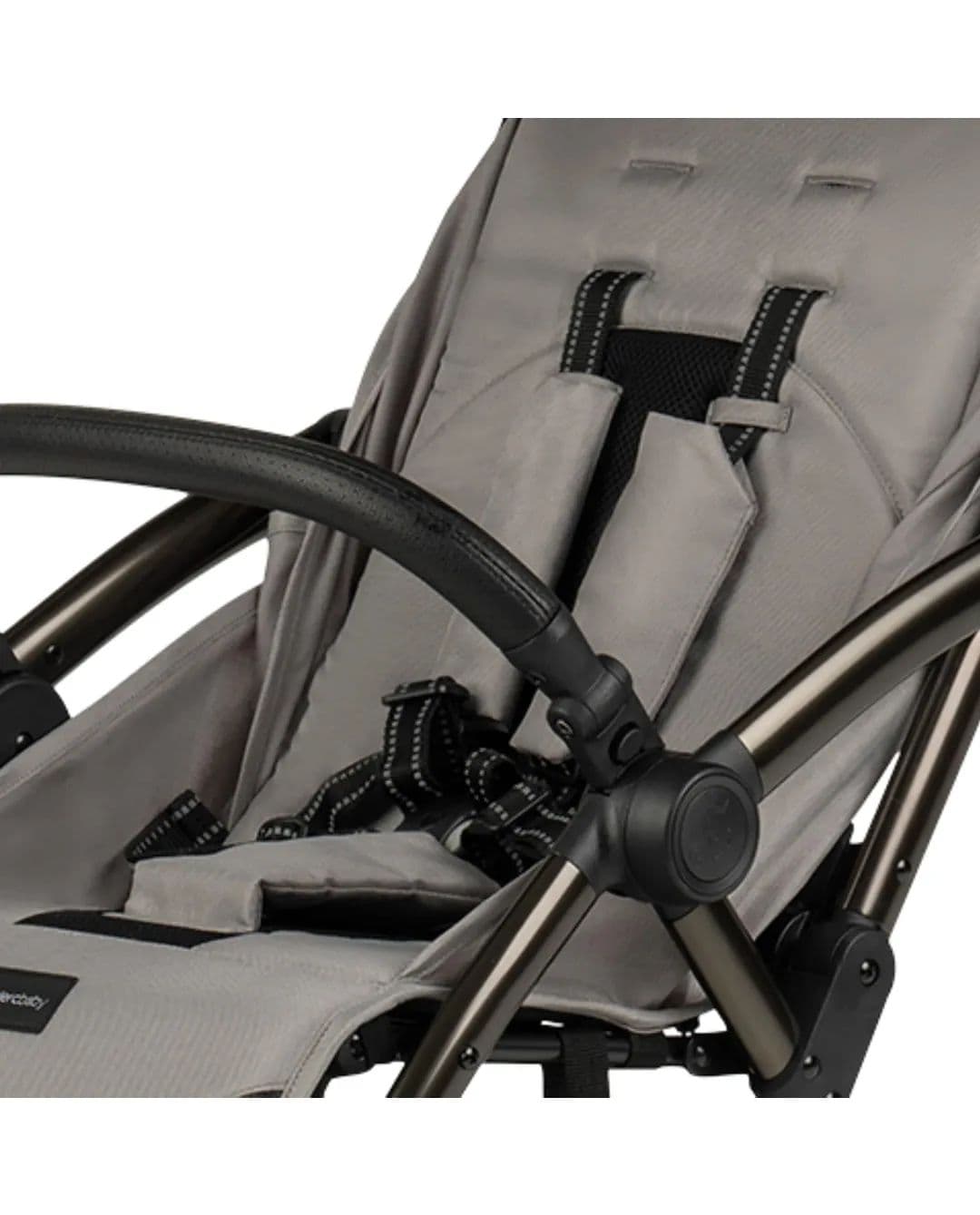 Product view https://mage-cdn.babiesandmore.com/catalog/product/l/e/lec20015_4.jpg1