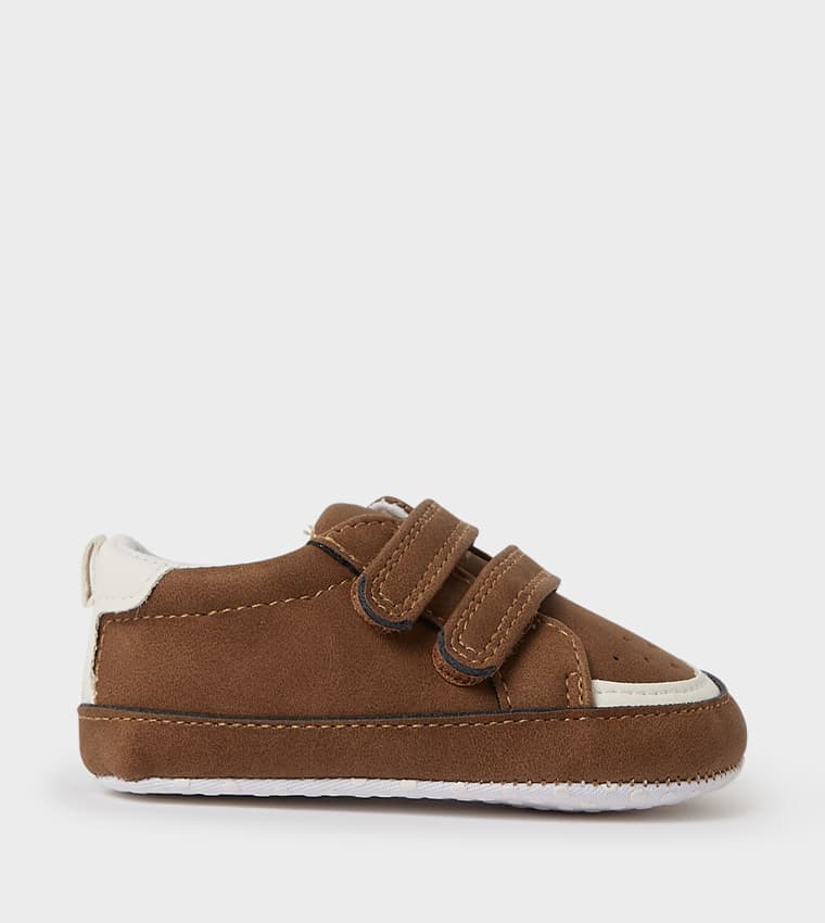 Product view https://mage-cdn.babiesandmore.com/catalog/product/s/h/shnbsh04a25_4.jpg1